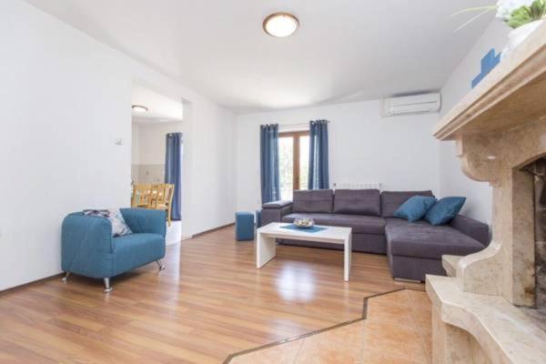 Apartments "Alen" Nedeščina Dış mekan fotoğraf