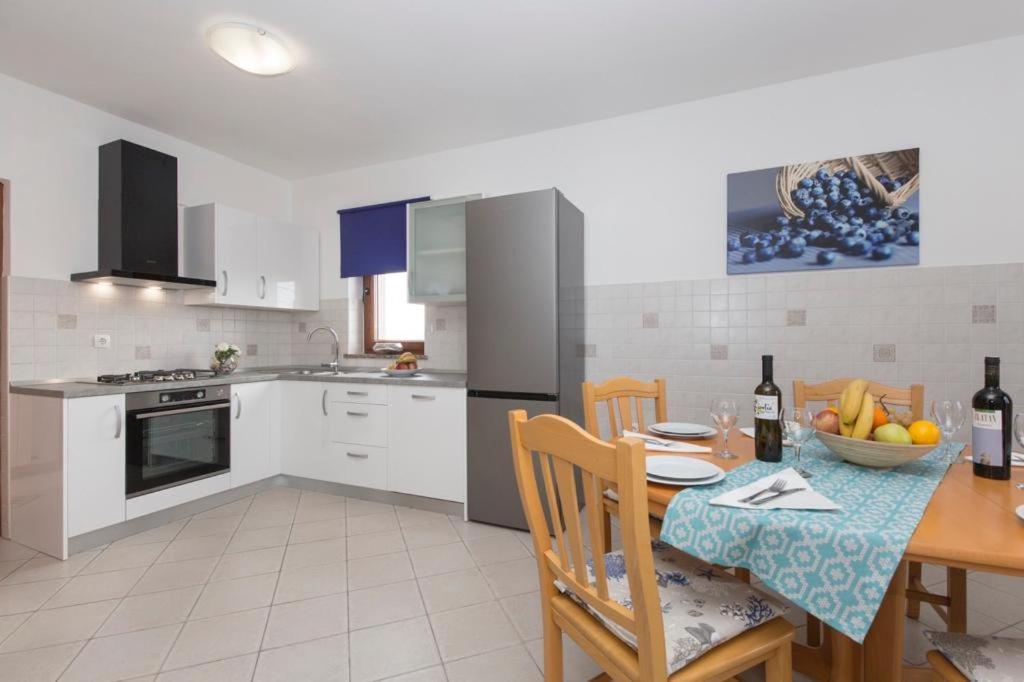 Apartments "Alen" Nedeščina Dış mekan fotoğraf
