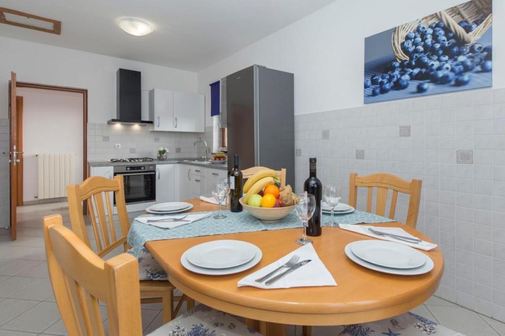 Apartments "Alen" Nedeščina Dış mekan fotoğraf